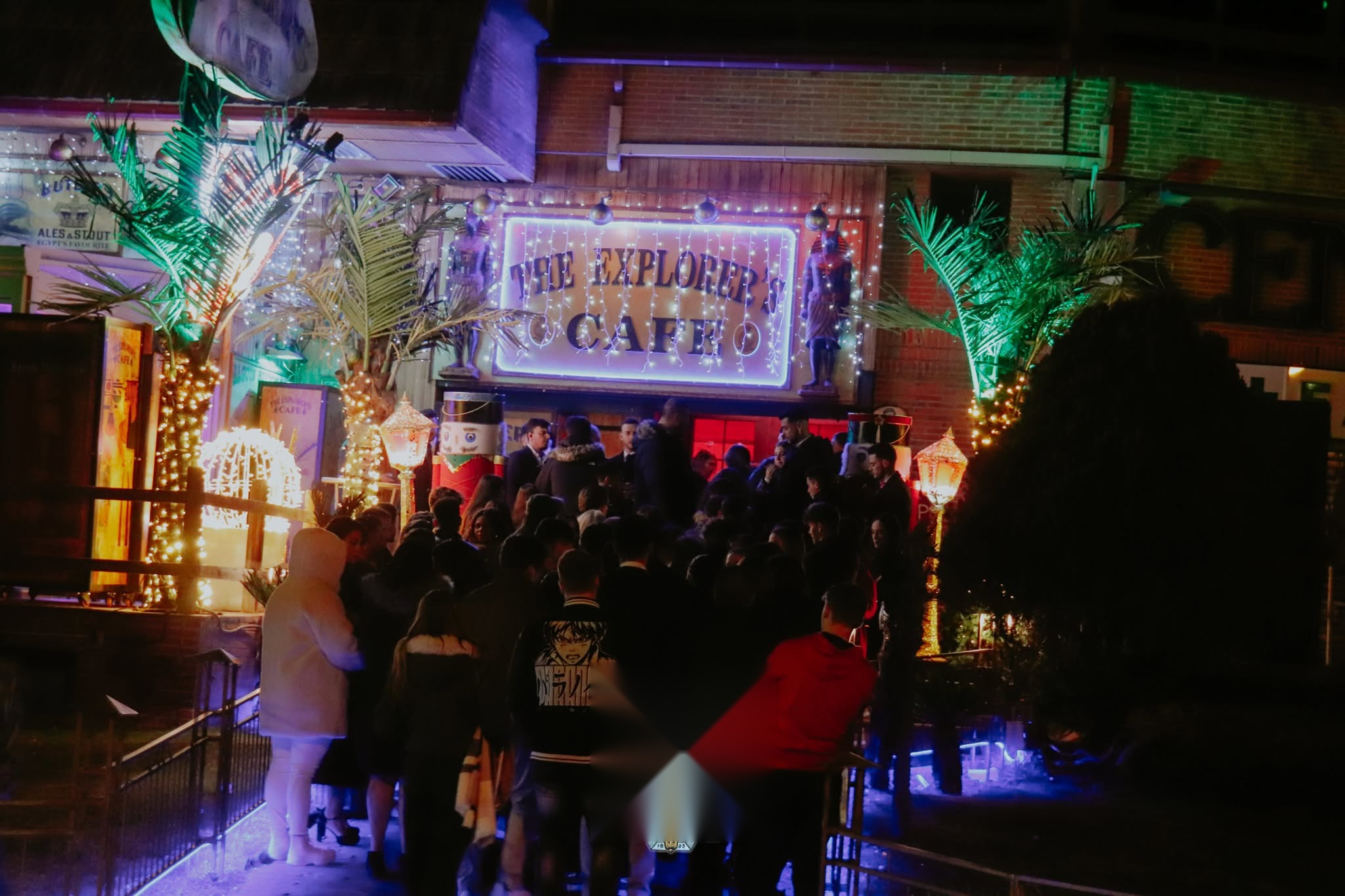 Entrada de The Explorer's Cafe